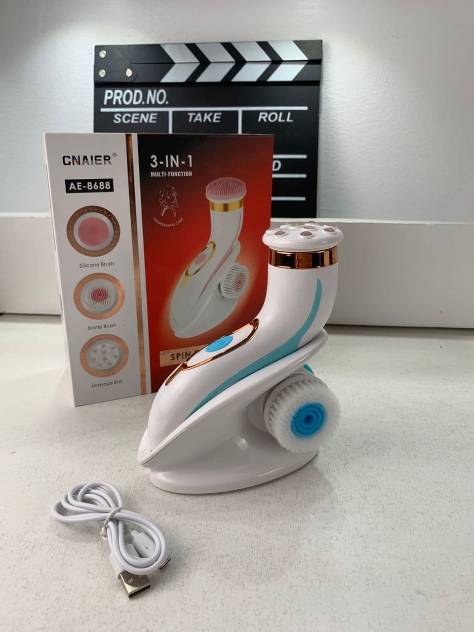 Brosse Nettoyante Électrique Cnaier AE-8788 3 Têtes Rotatives Recharge USB – جهاز تنظيف البشرة بعمق - Soins et Beauté - صورة حقيقية 11