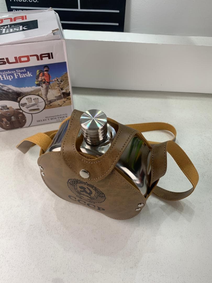 Flasque Métallique Portable 1200ml en Acier Inoxydable 18/8 avec Étui en Cuir pour Activités Extérieures - Camping et Randonnée - صورة حقيقية 7
