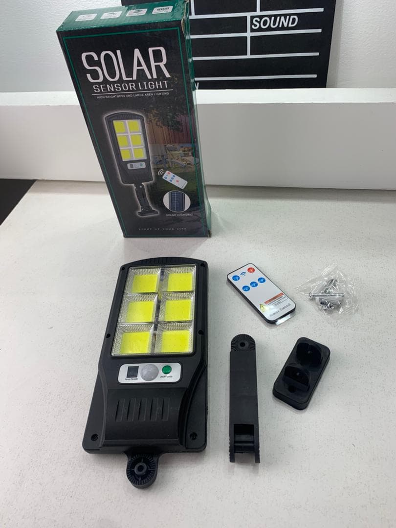 Lampadaires solaires à LED d’extérieur avec détecteur de mouvements – مصباح خارجي يعمل بالطاقة الشمسية - Électronique - صورة حقيقية 7
