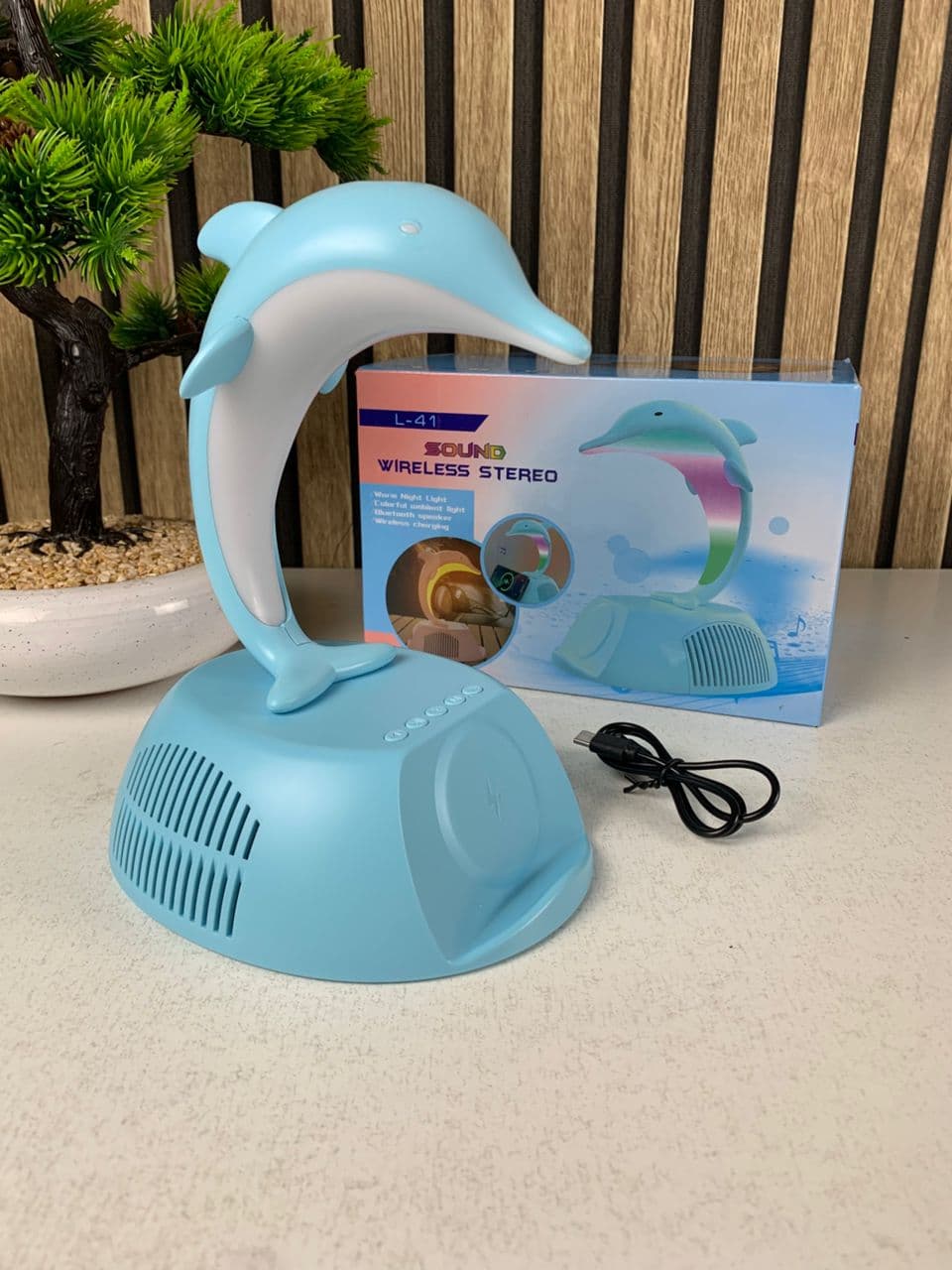 Haut-Parleur Bluetooth Dauphin avec Lampe d’Ambiance LED RGB et Chargeur Sans Fil 15W - Électronique - صورة حقيقية 7