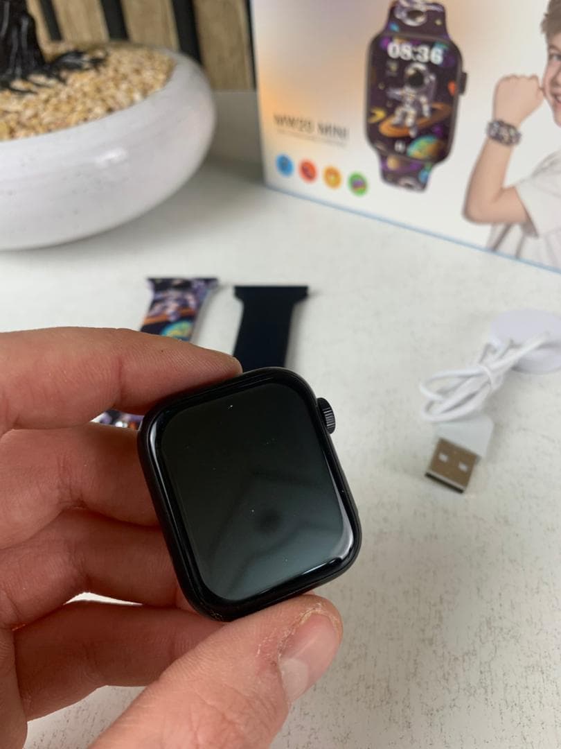 Smartwatch Modio MW20 Mini pour filles et garçons avec 2 bracelets – ساعة ذكية للأطفال - Électronique - صورة حقيقية 8