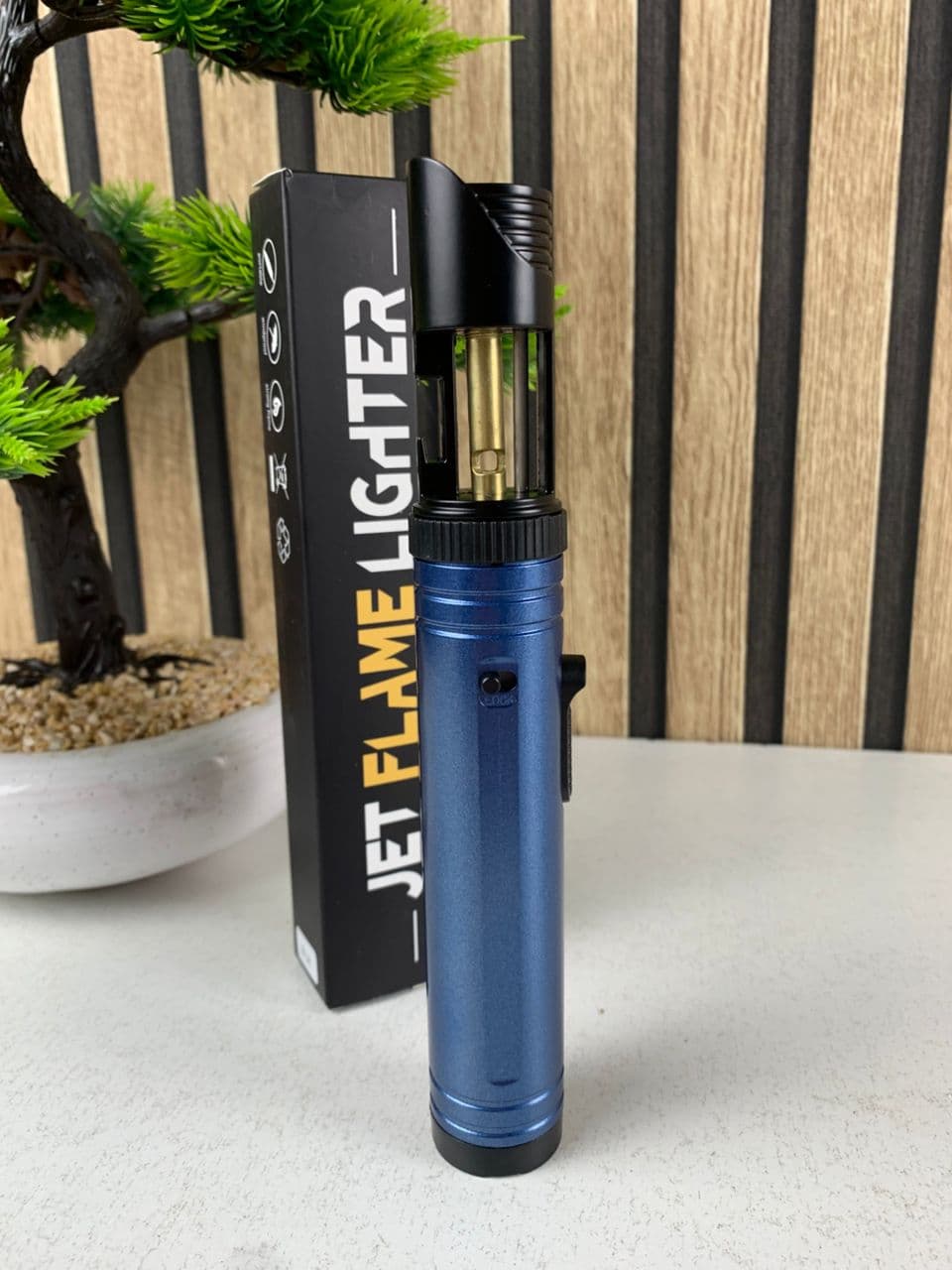 Briquet électrique Jet Flamme avec verrouillage de sécurité et ouvre bouteille - Camping et Randonnée - صورة حقيقية 7