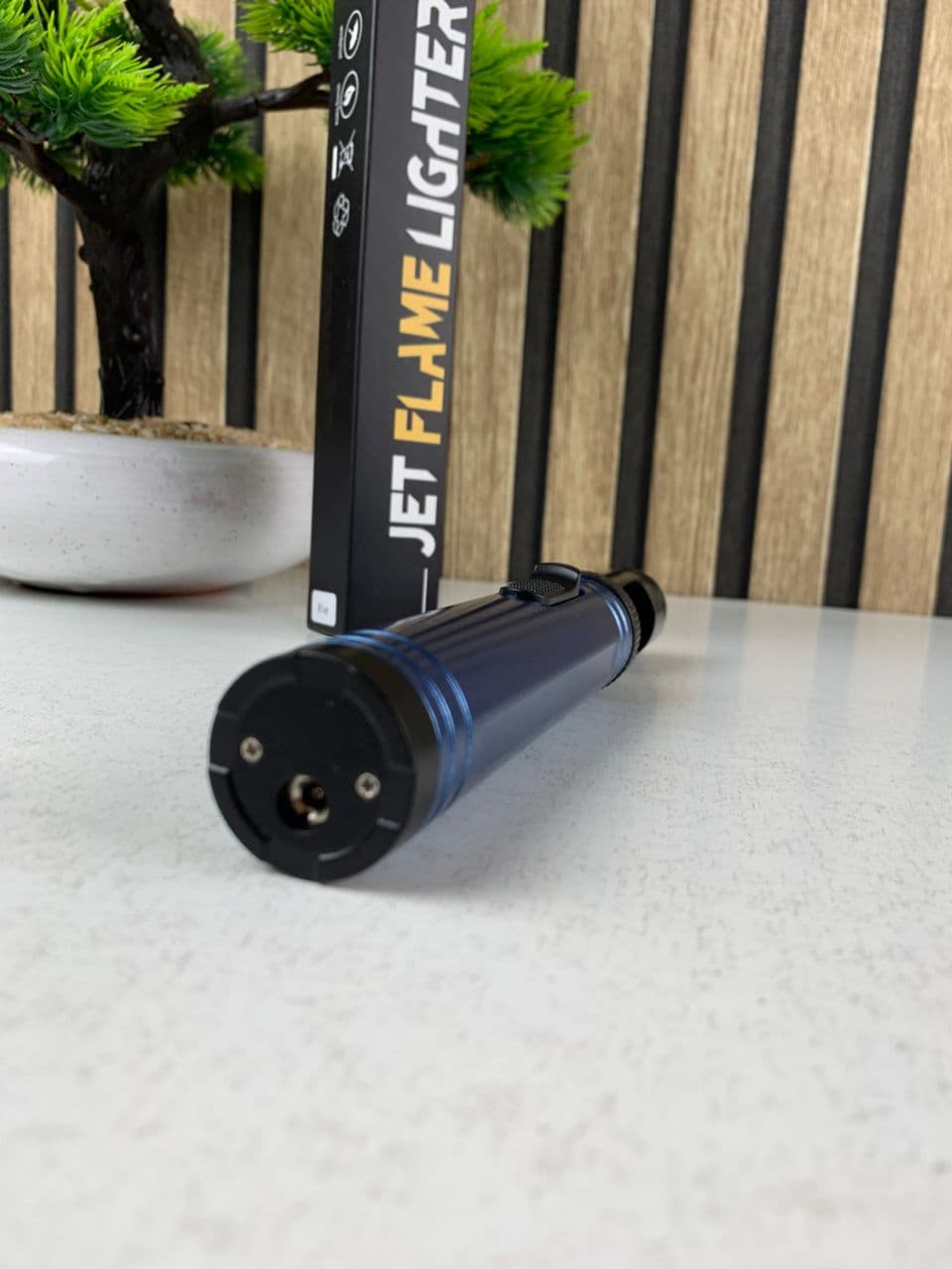 Briquet électrique Jet Flamme avec verrouillage de sécurité et ouvre bouteille - Camping et Randonnée - صورة حقيقية 9