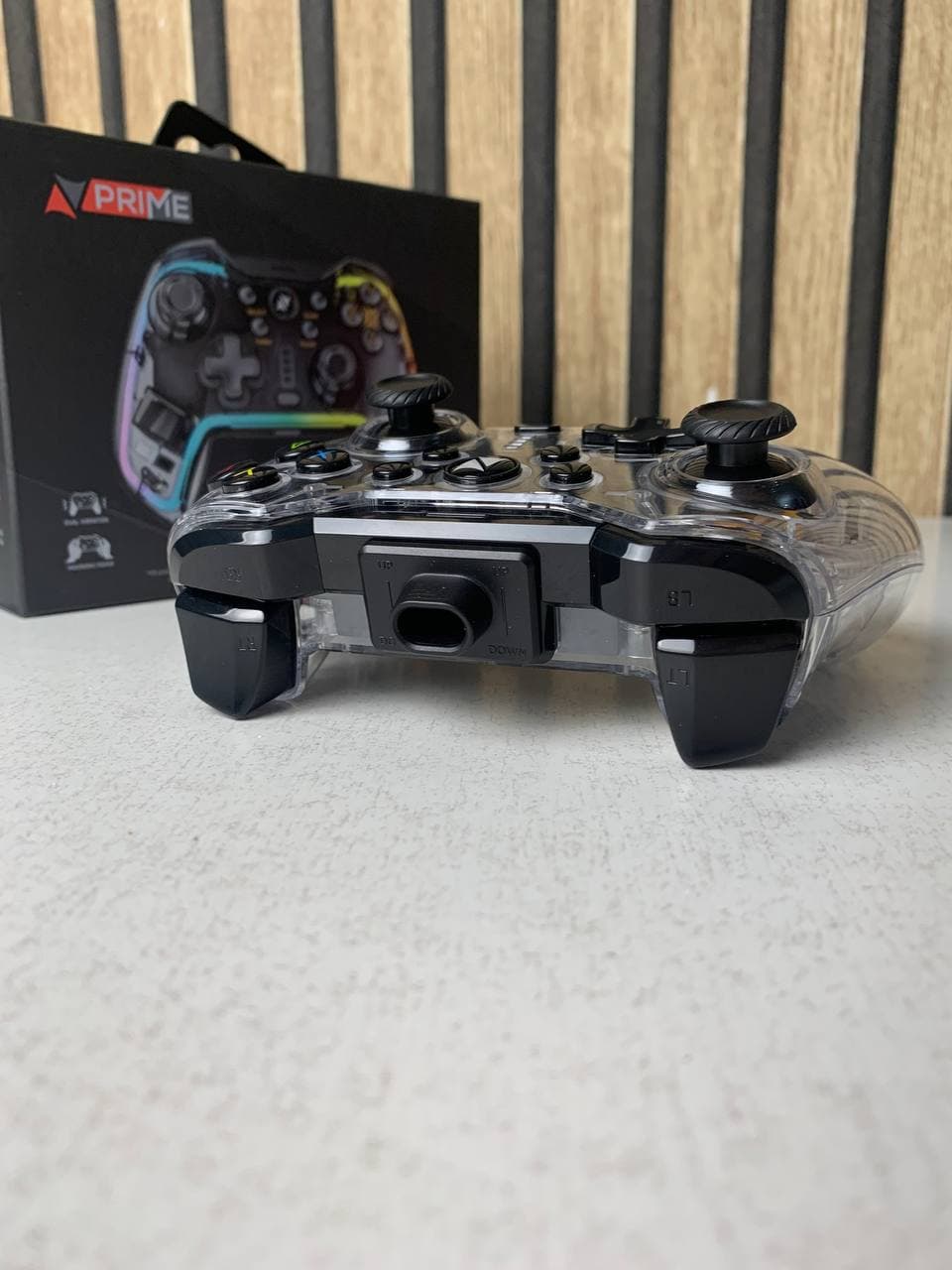 Manette de Jeu Filaire avec Éclairage Néon RGB PG-003 - يد تحكم بأضواء ملونة - Jouet & Gaming - صورة حقيقية 9