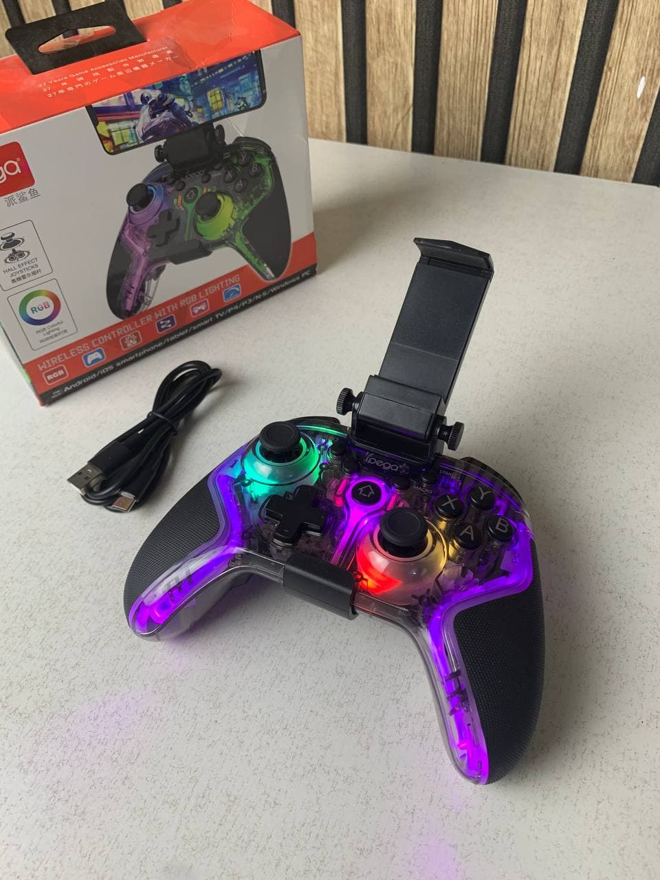 Manette de jeu sans fil IPEGA PG-9666TH avec poignets lumineux RGB - يد تحكم لاسلكية - Jouet & Gaming - صورة حقيقية 9