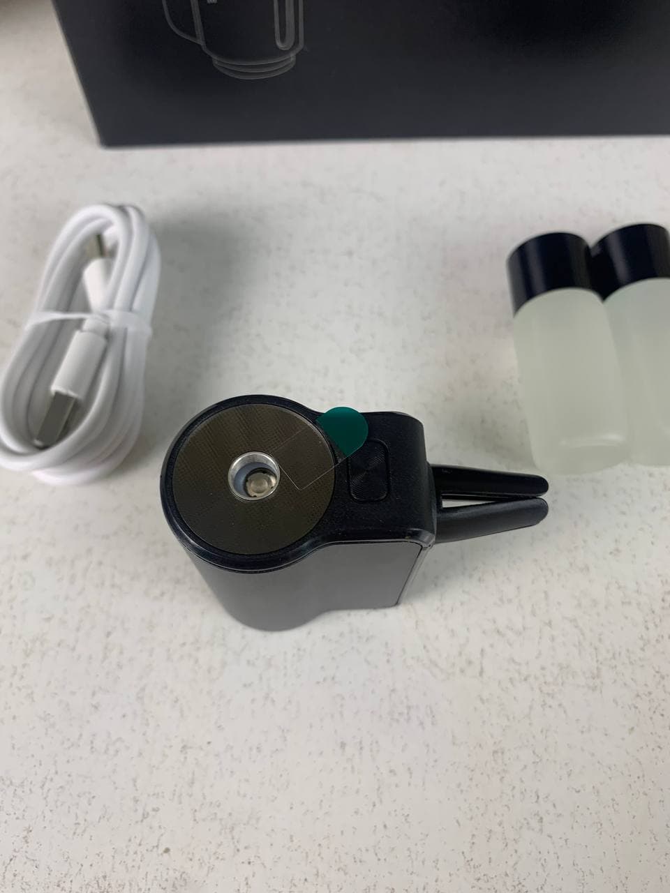 Diffuseur d'huile intelligent à clip sortie de climatisation avec 3 recharge - طقم معطر سيارة - Accessoires Auto/Moto - صورة حقيقية 13