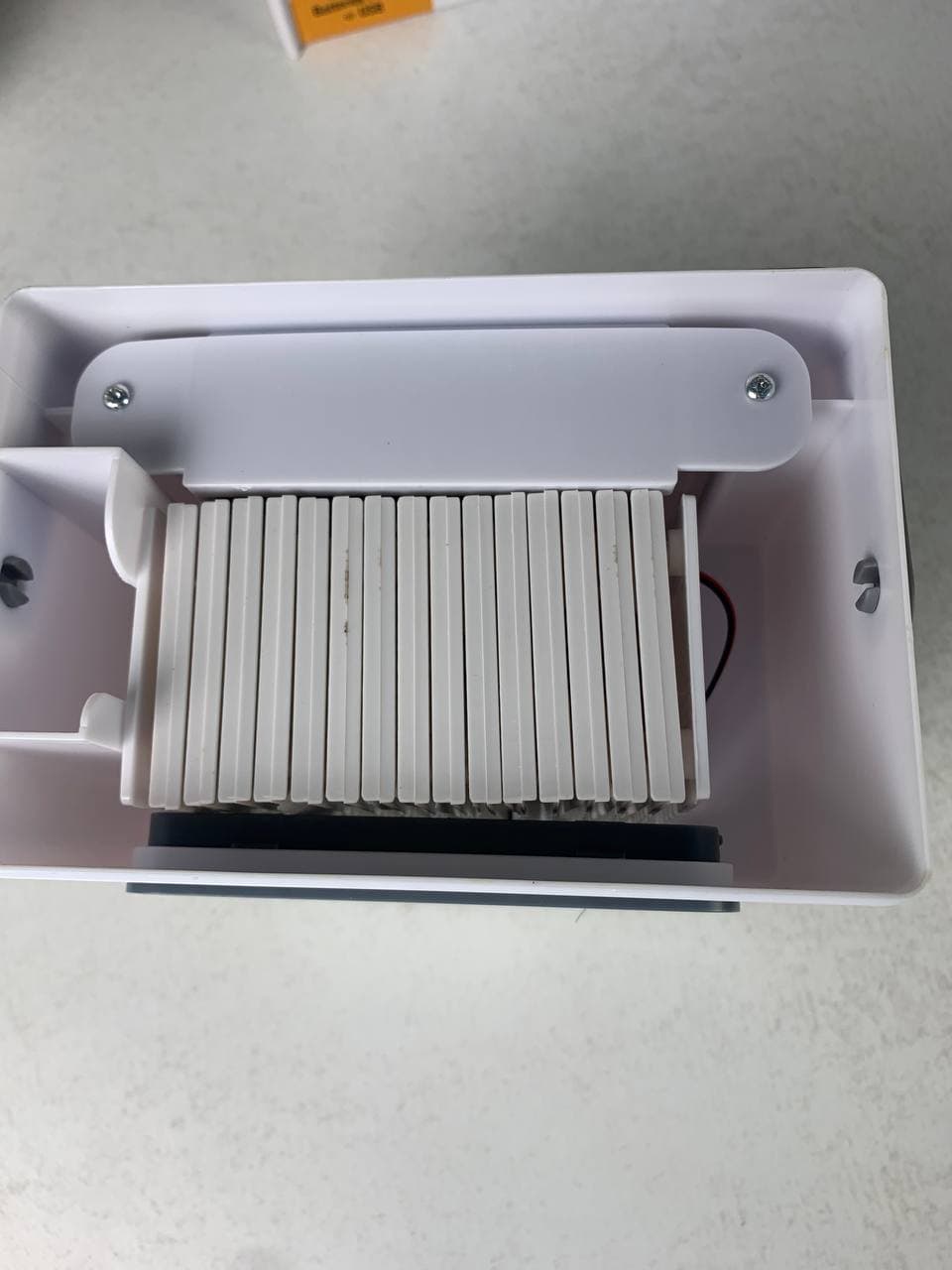 Refroidisseur d'Air Évaporatif Portable USB/AC Blu Breeze - مبرد هواء محمول مع نظام طاقة مزدوج - Électronique - صورة حقيقية 9