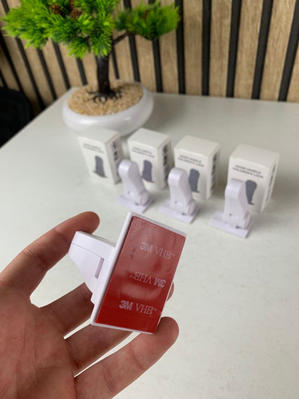 Verrous de porte universels pour la sécurité des enfants 4pcs — صورة حقيقية 9