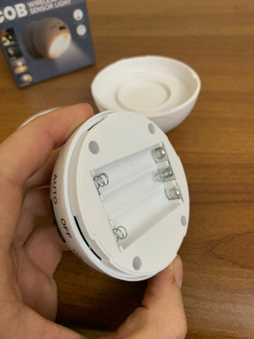 Lampe COB à détecteur de mouvement portable à 360 ° — صورة حقيقية 10