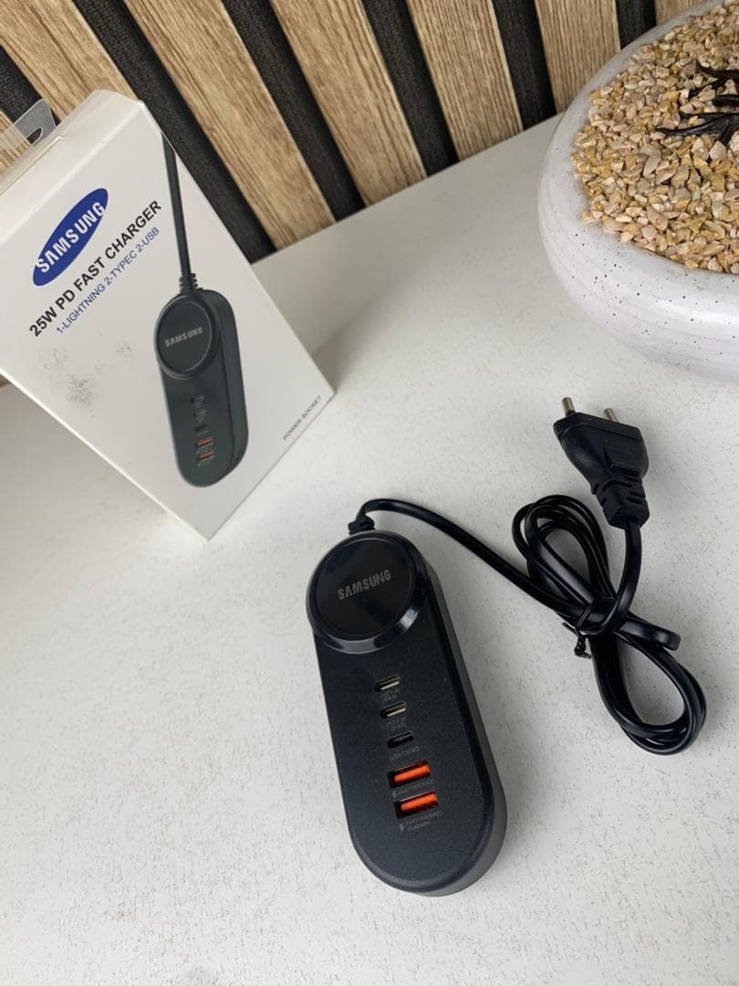 Power Socket Charge rapide Samsung, 25 W 5 Ports Type-C USB Lightning – مقبس شحن سريع سامسونغ — صورة حقيقية 5