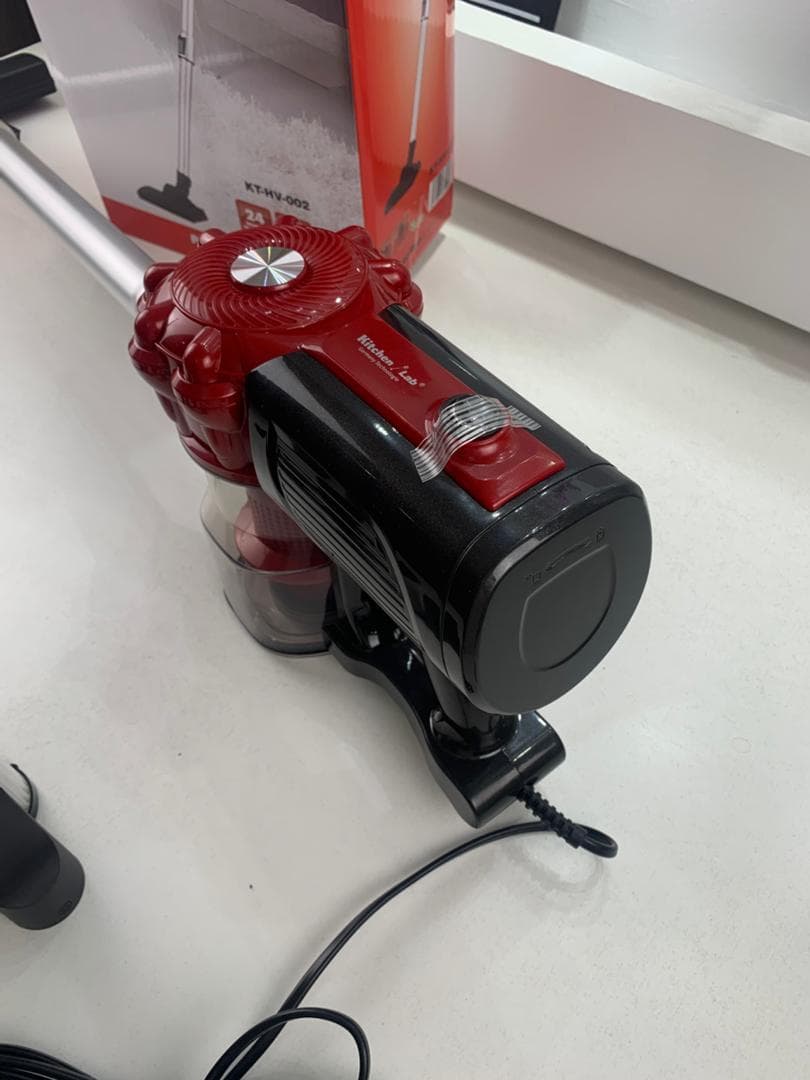 KitchenLab Aspirateur à main 4EN1 600W avec filtre HEPA – مكنسة أرضية كهربائية — صورة حقيقية 8