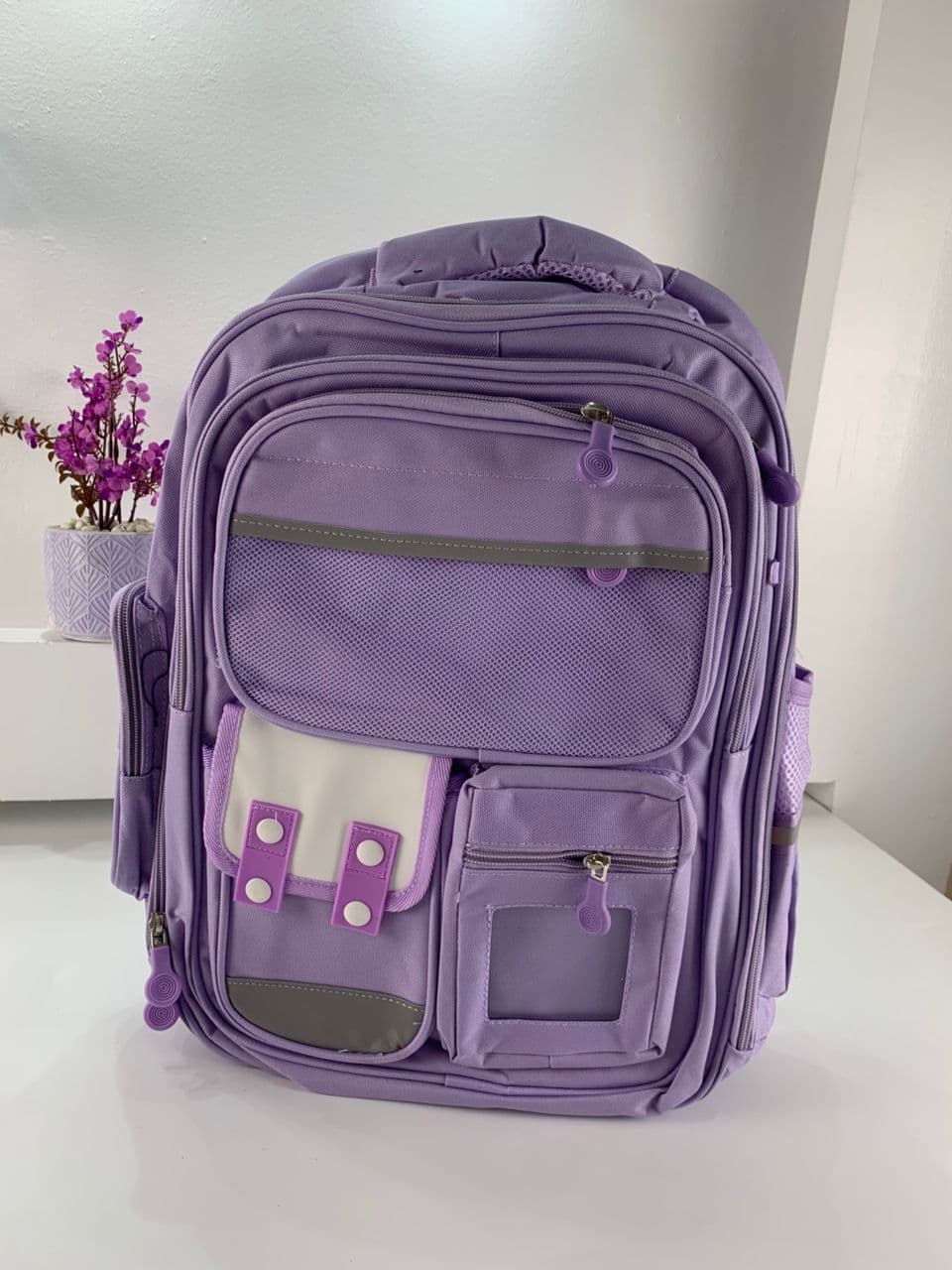 Sac à Dos Enfant pour École primaire de Haute Qualité Mauve – حقيبة ظهر مدرسية للأطفال بنفسجي — صورة حقيقية 4