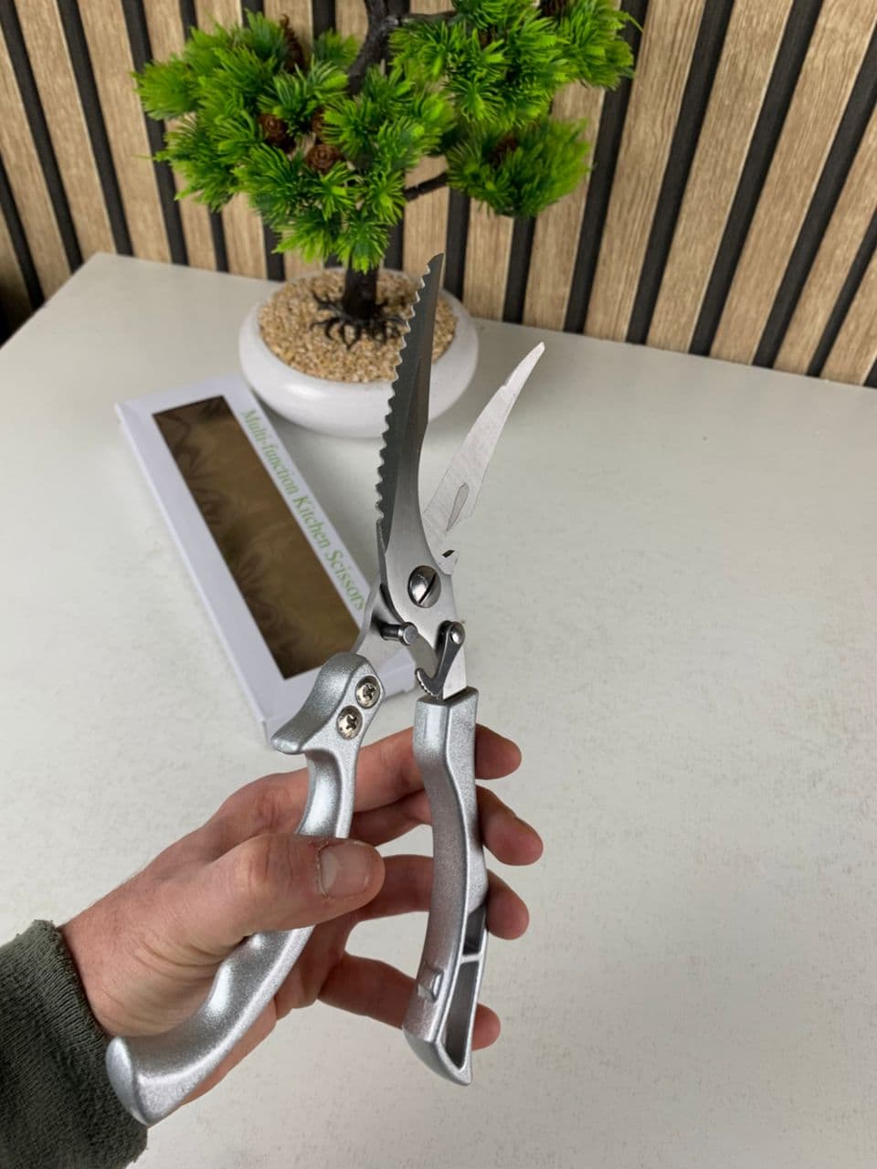 Ciseaux de cuisine en acier inoxydable avec manche en aluminium – مقص تقطيع اللحوم — صورة حقيقية 9