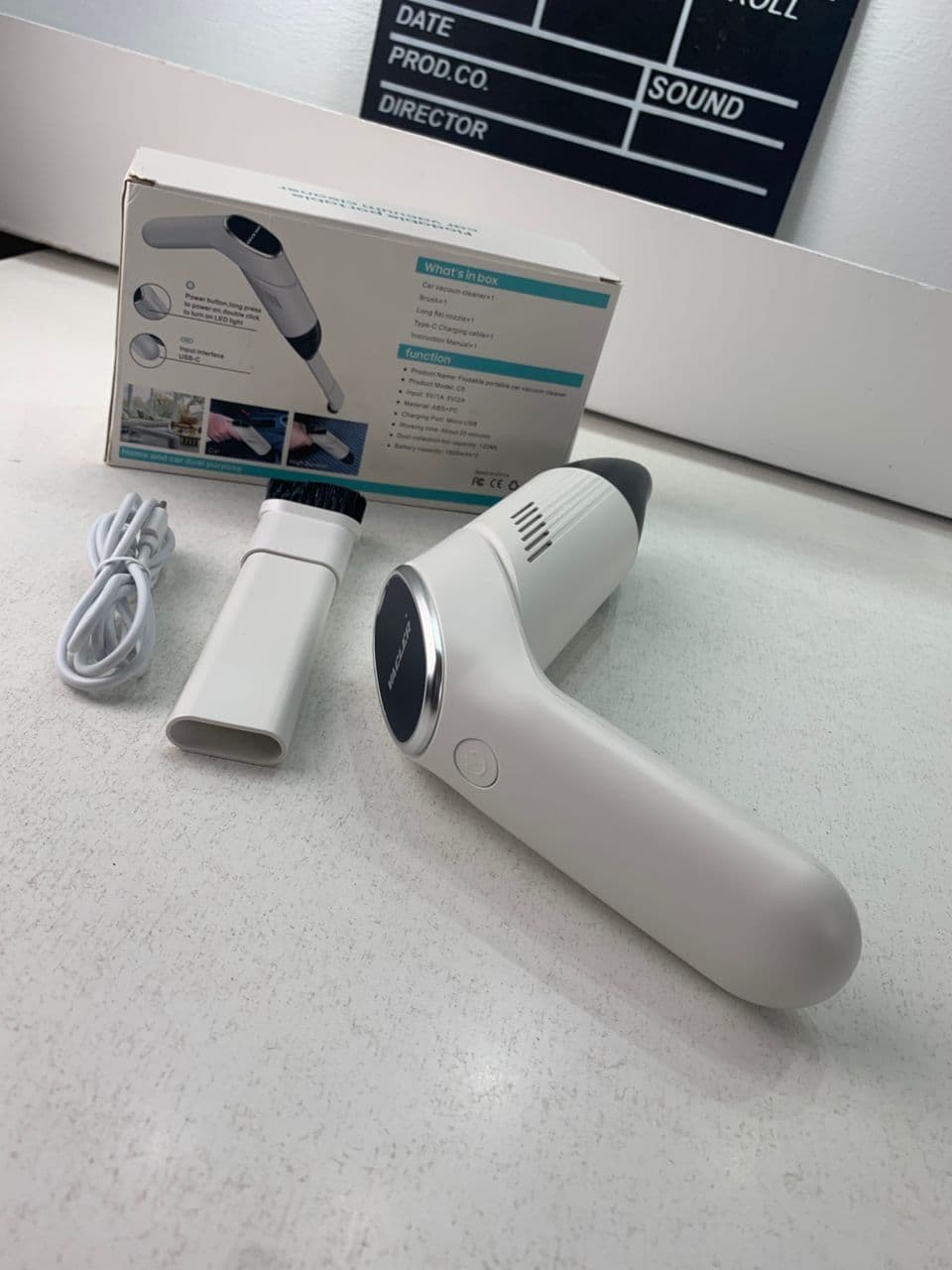Aspirateur Pliable et Portable pour Voiture avec Éclairage LED – مكنسة كهربائية محمولة للسيارات — صورة حقيقية 8
