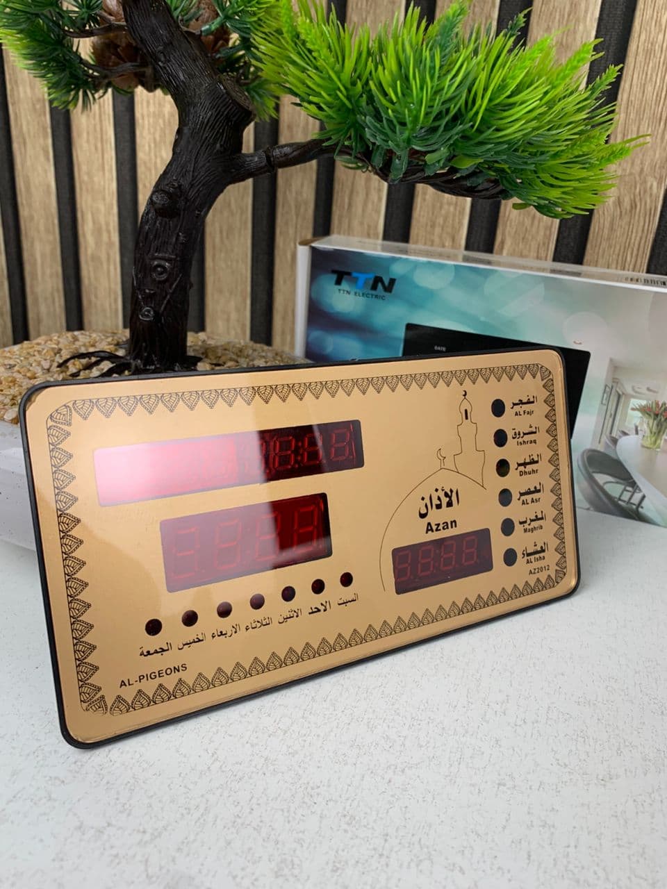 Horloge Islamic Digitale LED avec Heures de Prière AZ2012 – ساعة رقمية إلكترونية لمواقيت الصلاة — صورة حقيقية 7