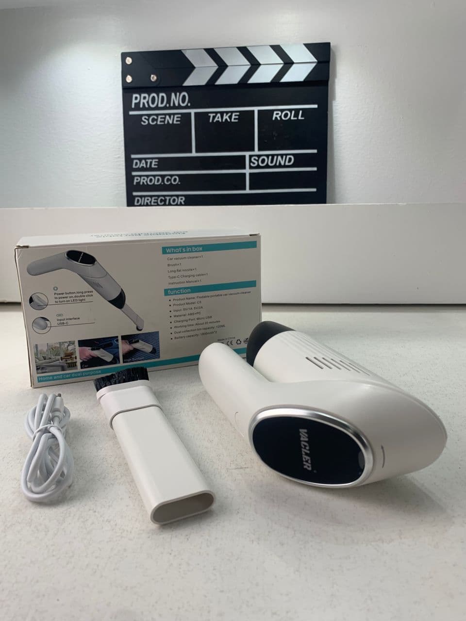 Aspirateur Pliable et Portable pour Voiture avec Éclairage LED – مكنسة كهربائية محمولة للسيارات — صورة حقيقية 9