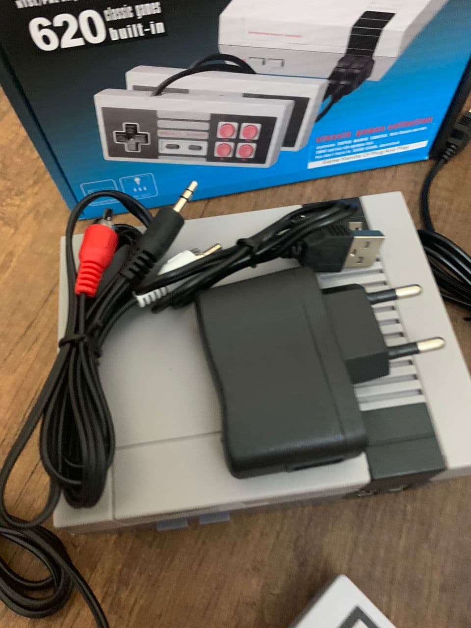 Mini console de jeu rétro classique 620 Games avec 2 Manettes — صورة حقيقية 9