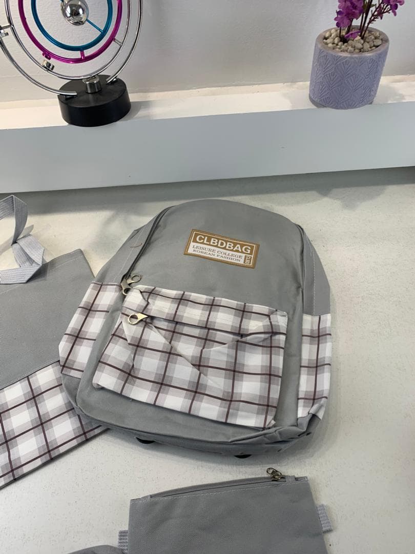 Ensemble de sacs d’école Kawai pour adolescents 4Pcs CLBD V4 Gris – محفظة 4 قطع كاواي رمادي — صورة حقيقية 5