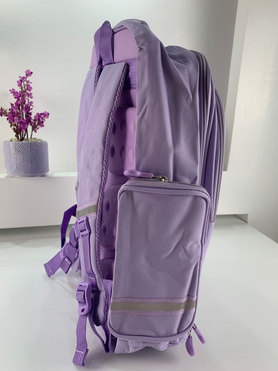 Sac à Dos Enfant pour École primaire de Haute Qualité Mauve – حقيبة ظهر مدرسية للأطفال بنفسجي — صورة حقيقية 6