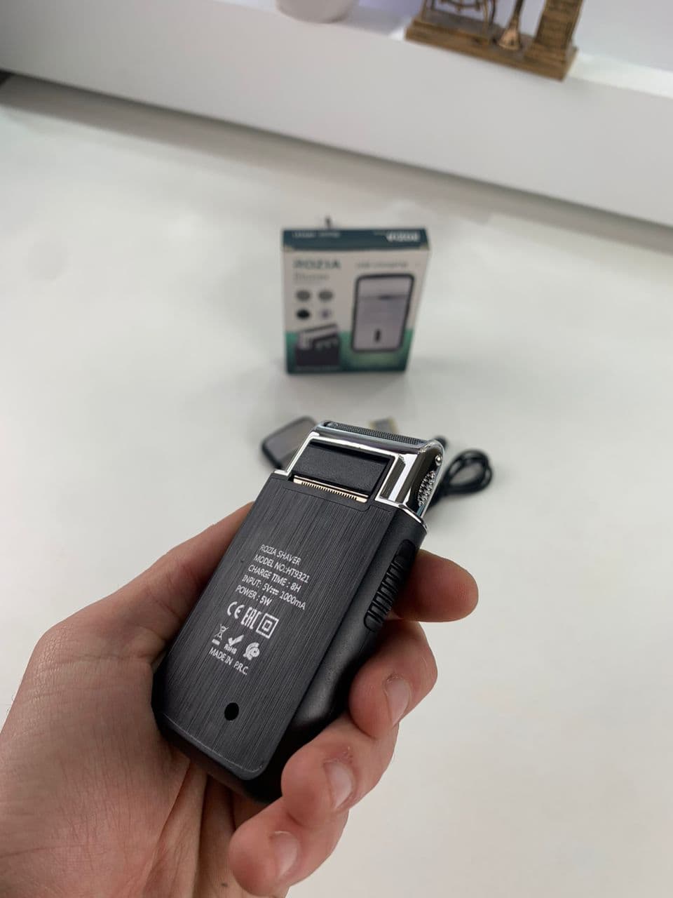Rasoir Électrique Portable Rozia – ماكينة حلاقة كهربائية محمولة — صورة حقيقية 11