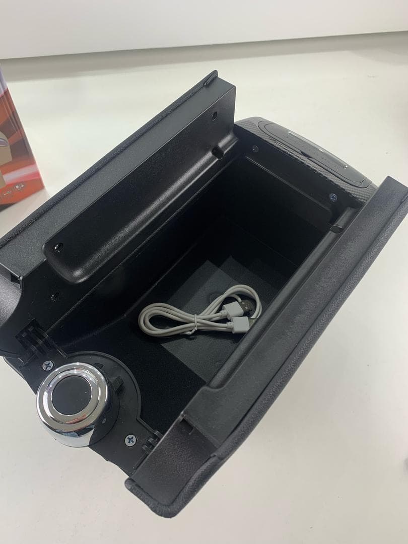 Accoudoir de Voiture Universel avec 7USB et Porte-Gobelets – مسند ذراع السيارة — صورة حقيقية 10