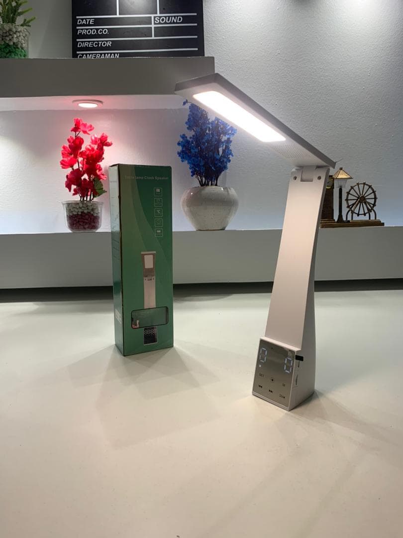 4en1 Lampe de Bureau LED et Haut-Parleur Bluetooth  – مصباح مكتب و مكبر صوت — صورة حقيقية 7