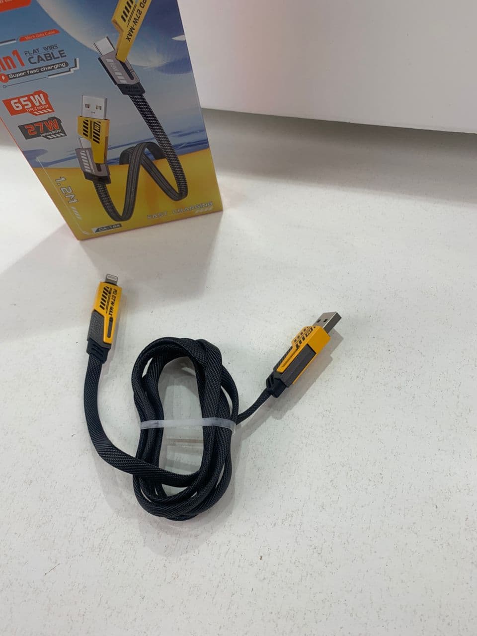 Câble de charge multifonction en nylon tressé durable 4 en 1 à double tête – شاحن سريع ومتين متعدد المنافذ — صورة حقيقية 8