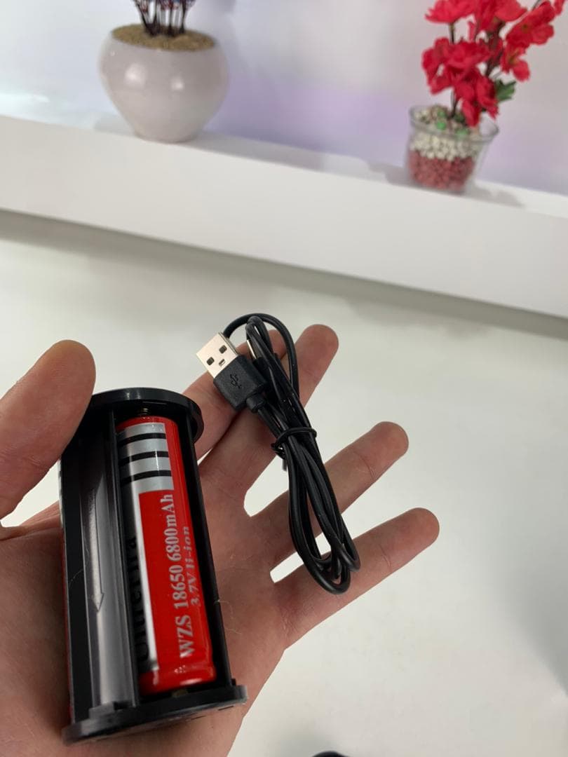 Lampe Torche 100W avec Batterie Lithium 18650*3 Portée de 1 à 1,5 km, mise au point réglable – مصباح يدوي عالي الطاقة مع بطارية ليثيوم — صورة حقيقية 14