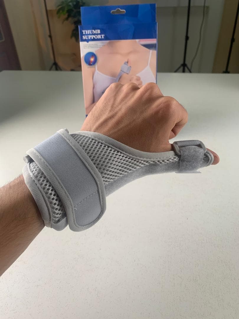 Attelle de Protection Réglable et Respirant pour le Pouce – ضمادة إصبع الكبير — صورة حقيقية 10