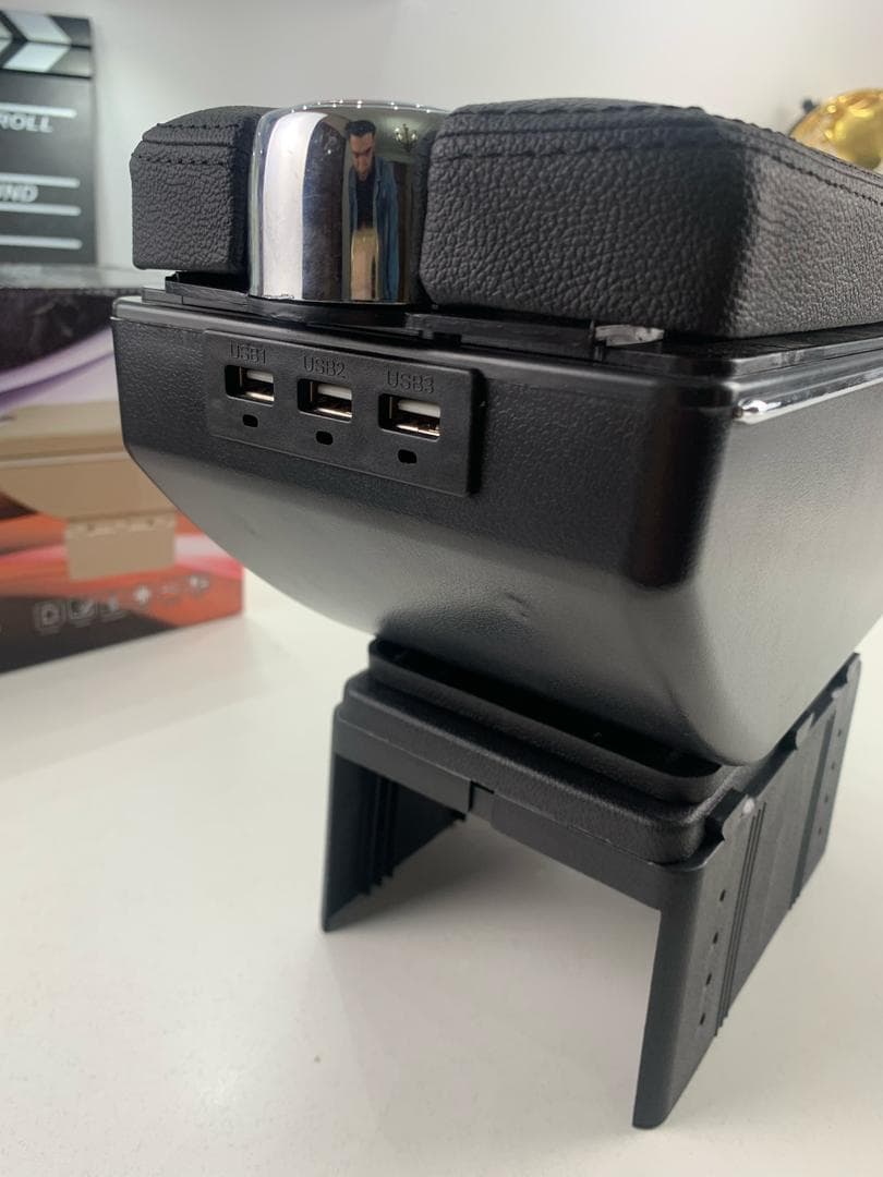 Accoudoir de Voiture Universel avec 7USB et Porte-Gobelets – مسند ذراع السيارة — صورة حقيقية 13