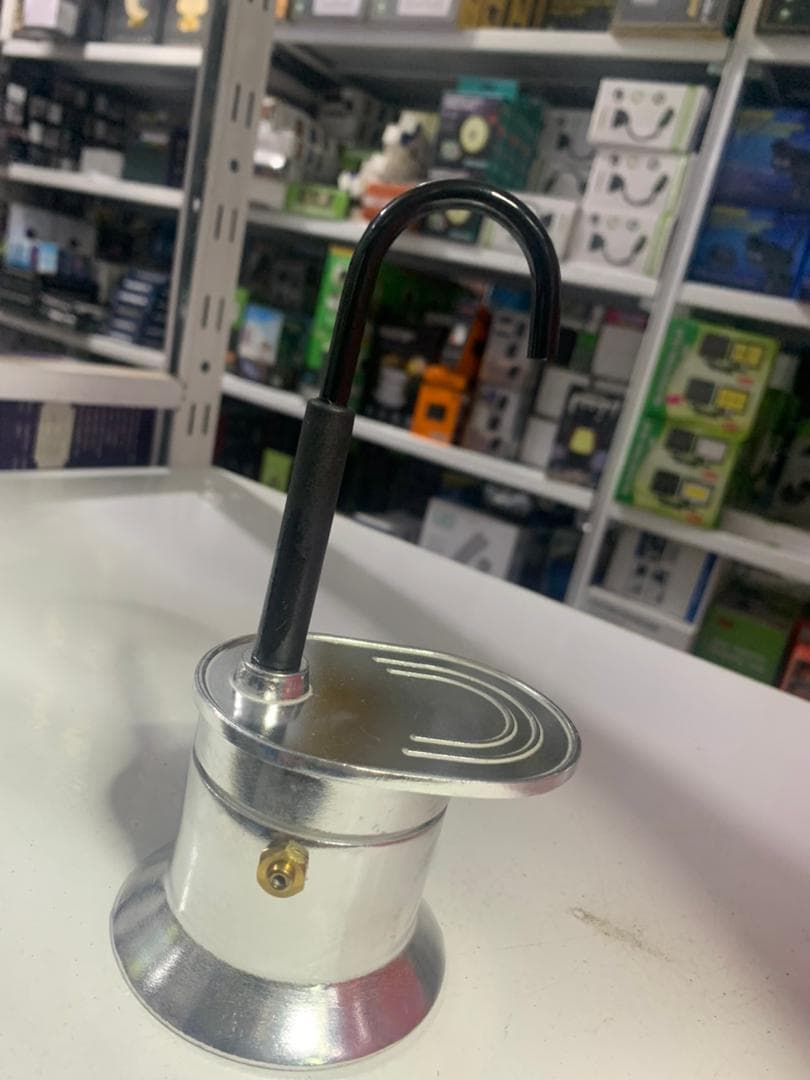 Cafetière Italienne Moka à Tube en Alliage d'Aluminium 50ml - ماكينة صنع قهوة الموكا الإيطالية بأنبوب من سبائك الألومنيوم — صورة حقيقية 5