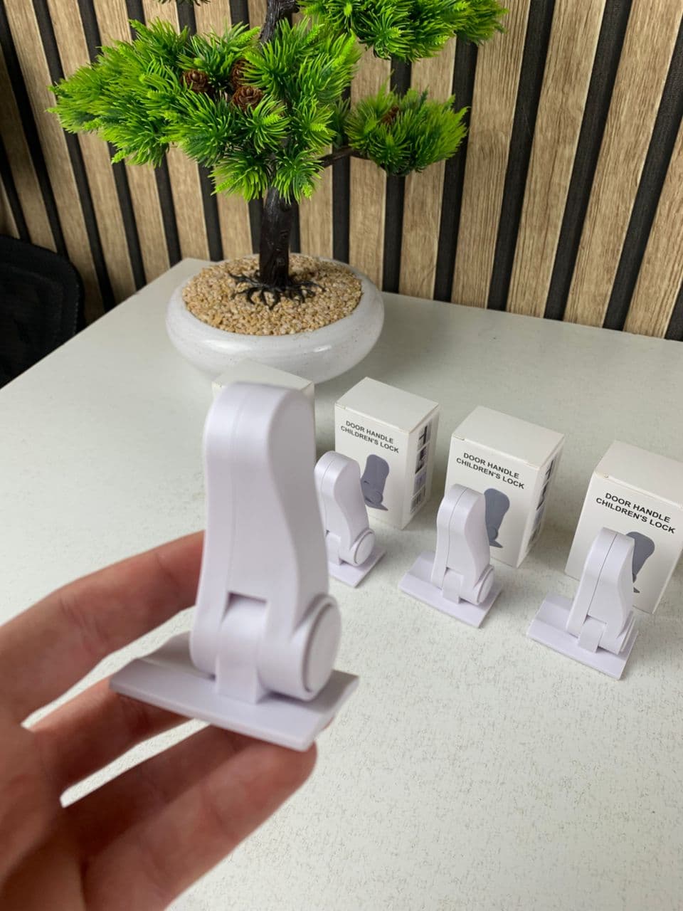 Verrous de porte universels pour la sécurité des enfants 4pcs — صورة حقيقية 8
