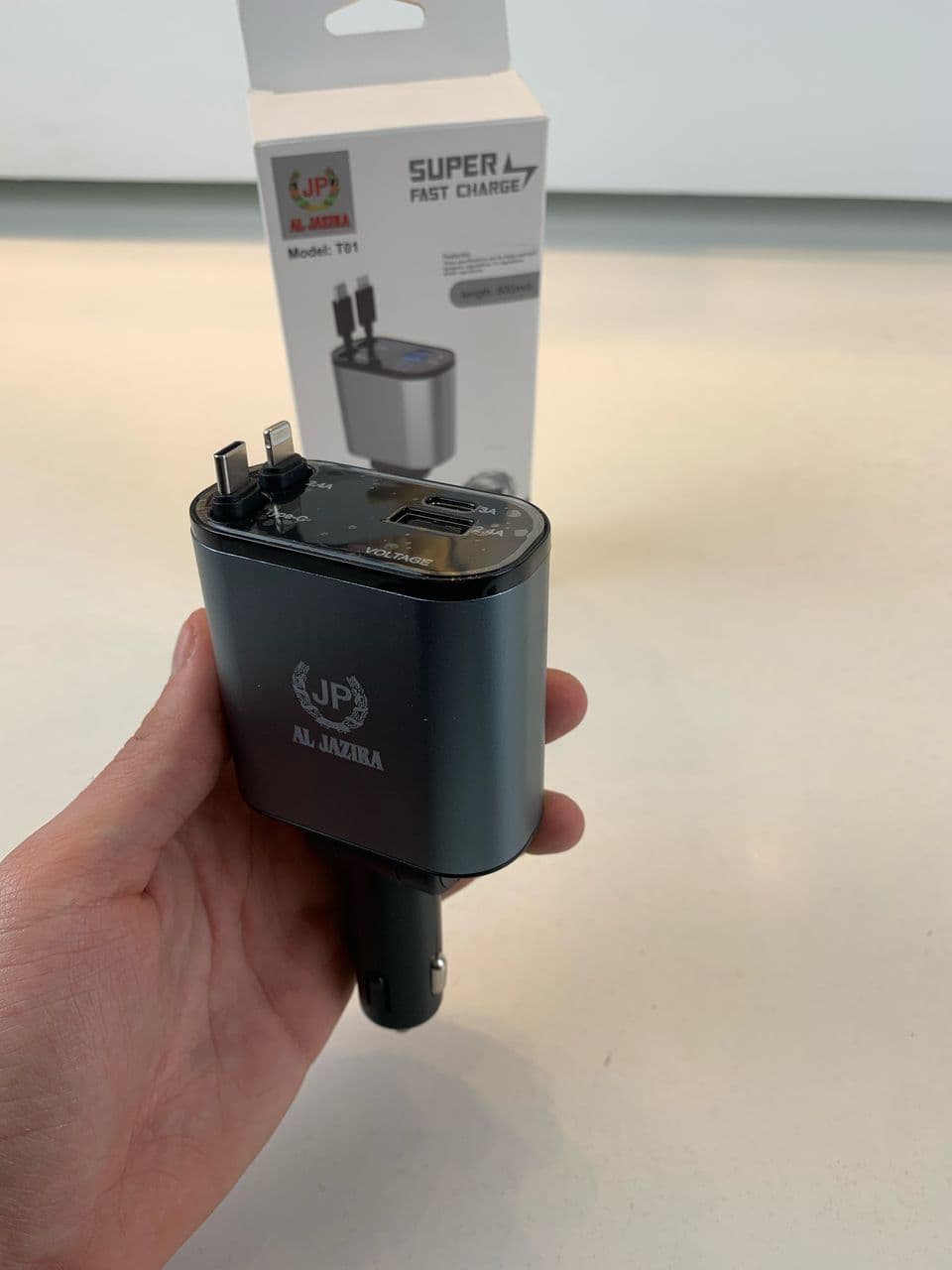 Chargeur de Voiture Rétractable 4en1 120W – شاحن سريع — صورة حقيقية 6