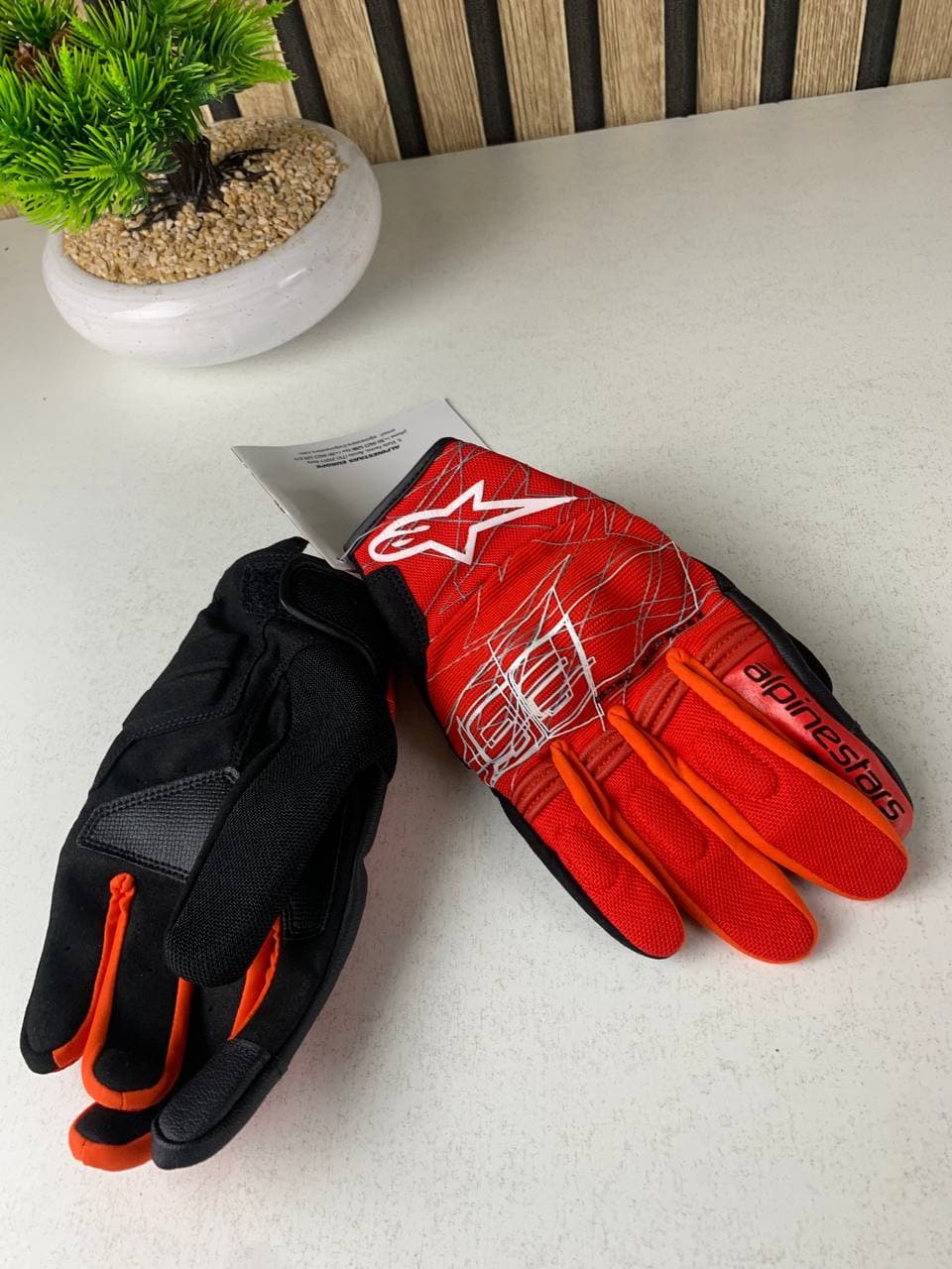 قفازات الدراجات النارية | Alpinestars MM93 Losail V2 | تعمل بالشاشات اللمسية — صورة حقيقية 9