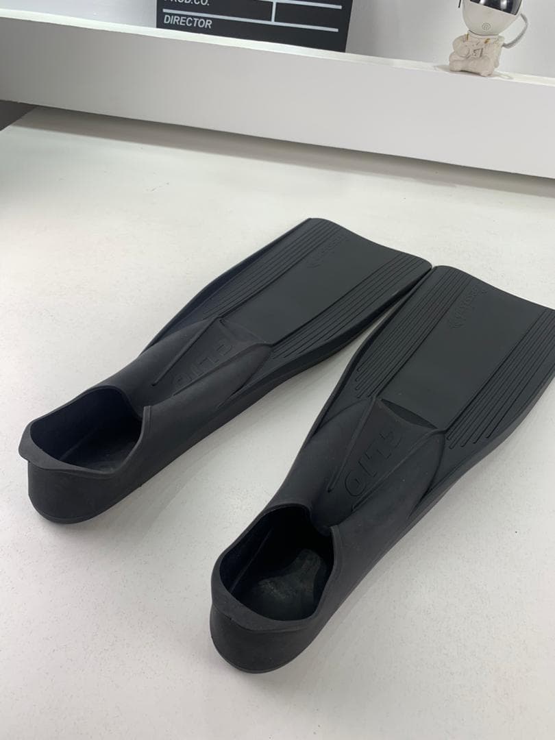 Cressi Clio Palmes de Plongée Professionnel avec Longue Lame – زعانف السباحة — صورة حقيقية 5