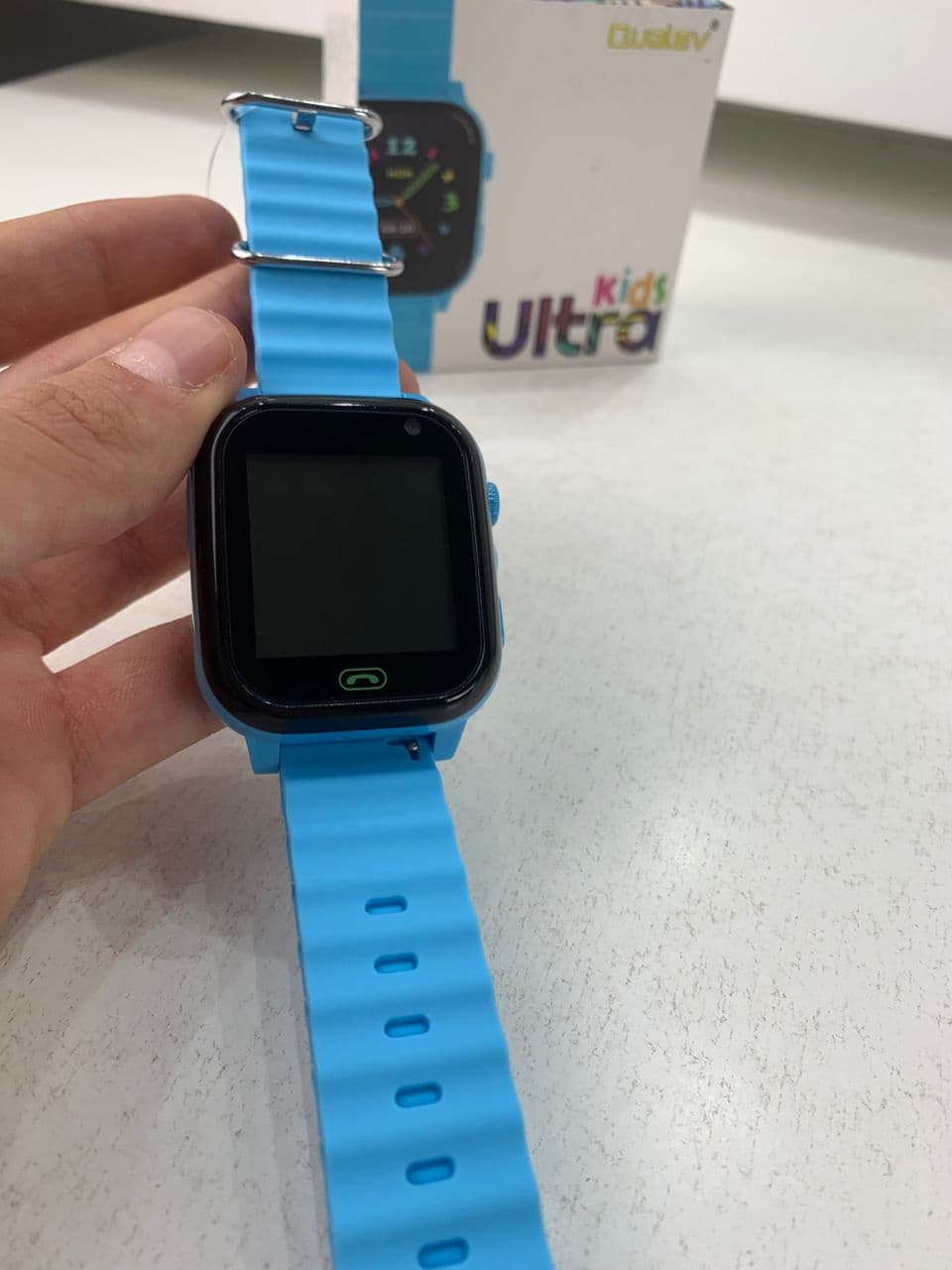 Montre intelligente pour enfants avec fonction d’appel d’urgence SOS et camera – ساعة ذكية للأطفال — صورة حقيقية 10