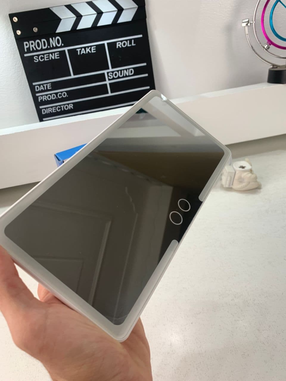 Miroir de courtoisie rechargeable double buttons avec 3 modes d’éclairage – مرآة مكياج مضيئة للسيارات — صورة حقيقية 8