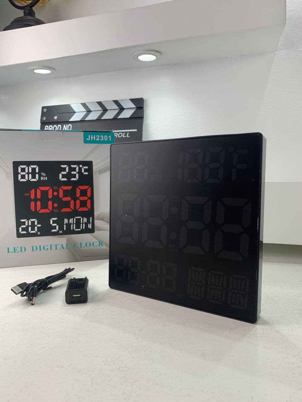 Horloge murale numérique forme carrée grand écran JH2301 – ساعة حائط رقمية — صورة حقيقية 6