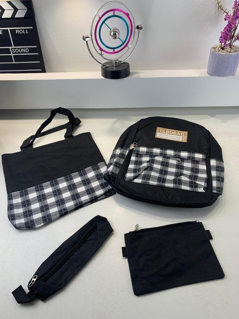 Ensemble de sacs d’école Kawai pour adolescents 4Pcs CLBD V4 Noir – محفظة 4 قطع كاواي أسود — صورة حقيقية 5