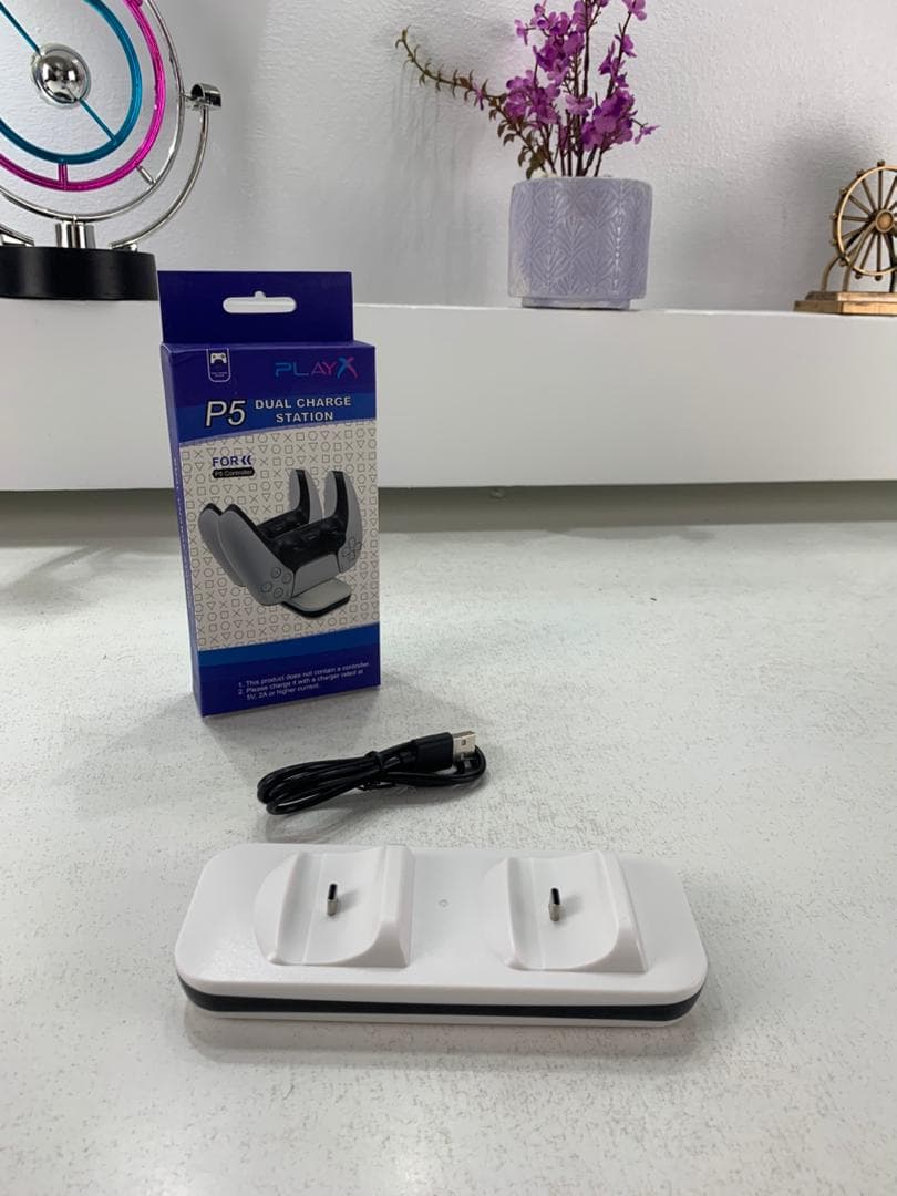Station de charge sans fil Type C Double Chargeur pour Manette PS5 – شاحن يد التحكم — صورة حقيقية 8