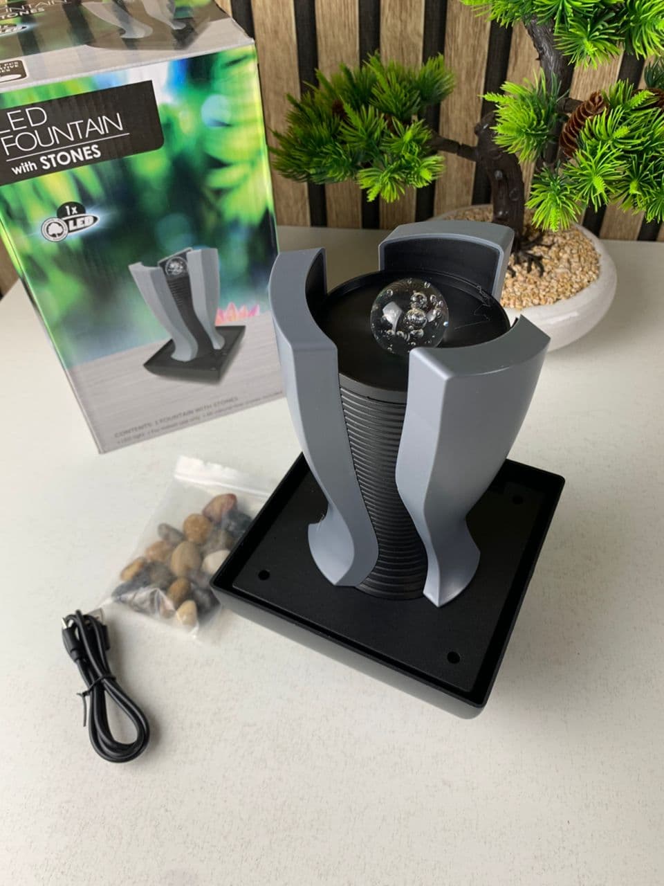 Fontaine à eau en forme de tour cascade avec boule de cristal et éclairage LED V6 — صورة حقيقية 7
