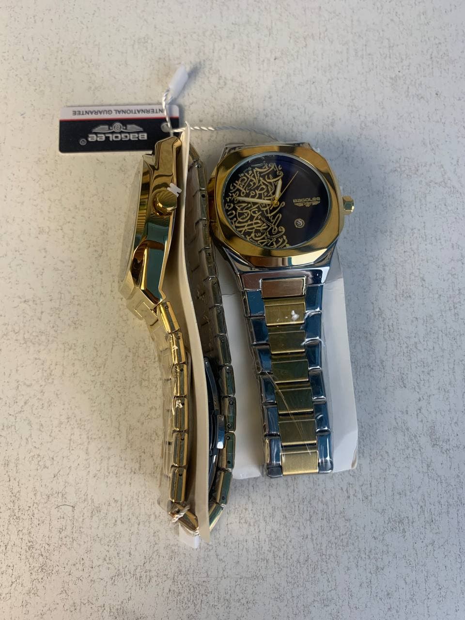 Montre Élégante avec Cadran en Calligraphie Arabe (3D Relief) - ساعة يد كلاسيكية بالخط العربي ثلاثي الأبعاد - Accessoires - صورة حقيقية 3