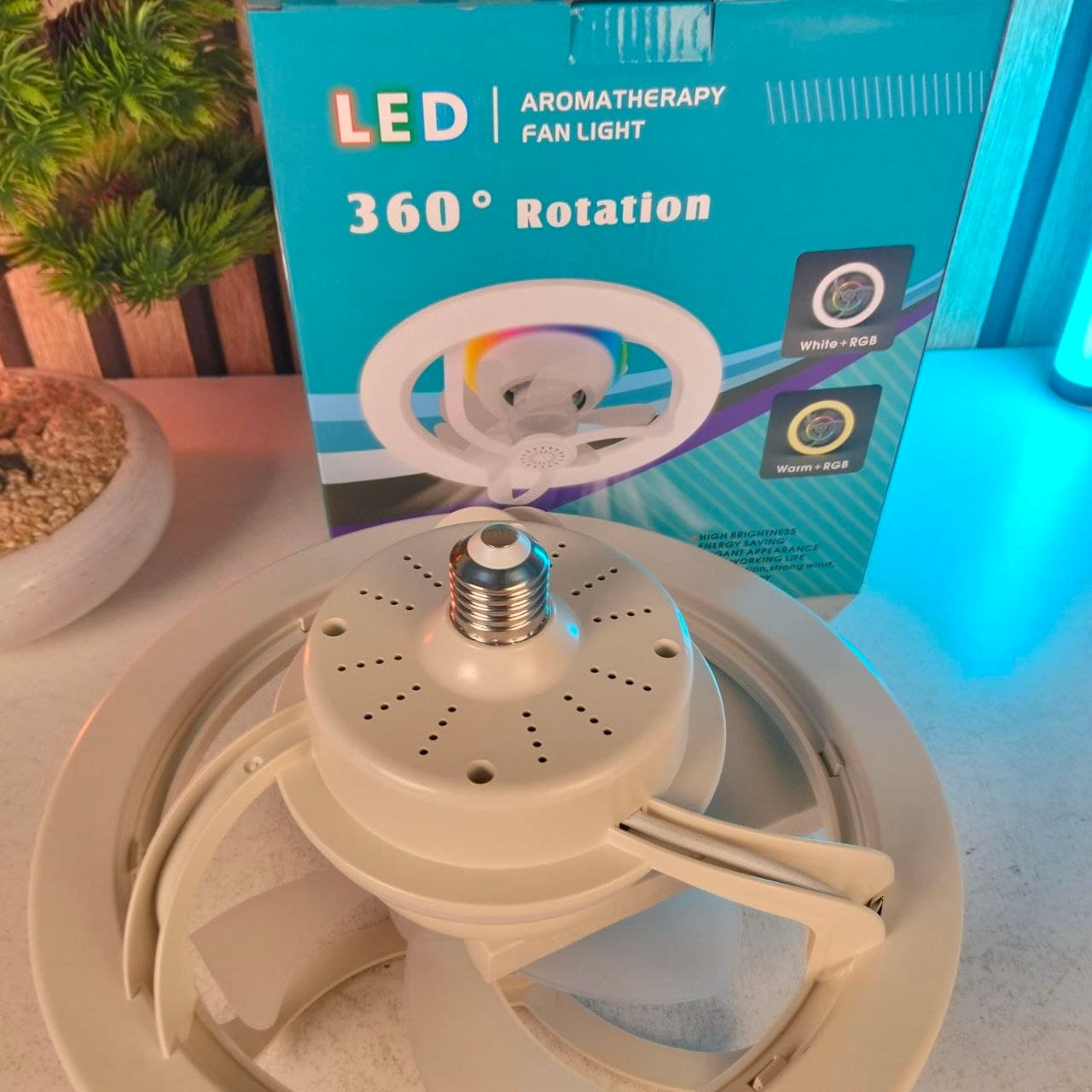 Ventilateur de Plafond Lumineux E27 avec Éclairage RGB et Télécommande - مروحة السقف الذكية إضاءة ملونة مع ريموت - Électronique - صورة حقيقية 13