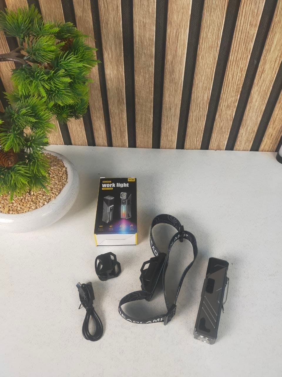 Lampe de Travail LED Multifonction T130 Éclairage Latéral RGB et Écran LCD - مصباح العمل الذكي متعدد الوظائف بمغناطيس - Camping et Randonnée - صورة حقيقية 15