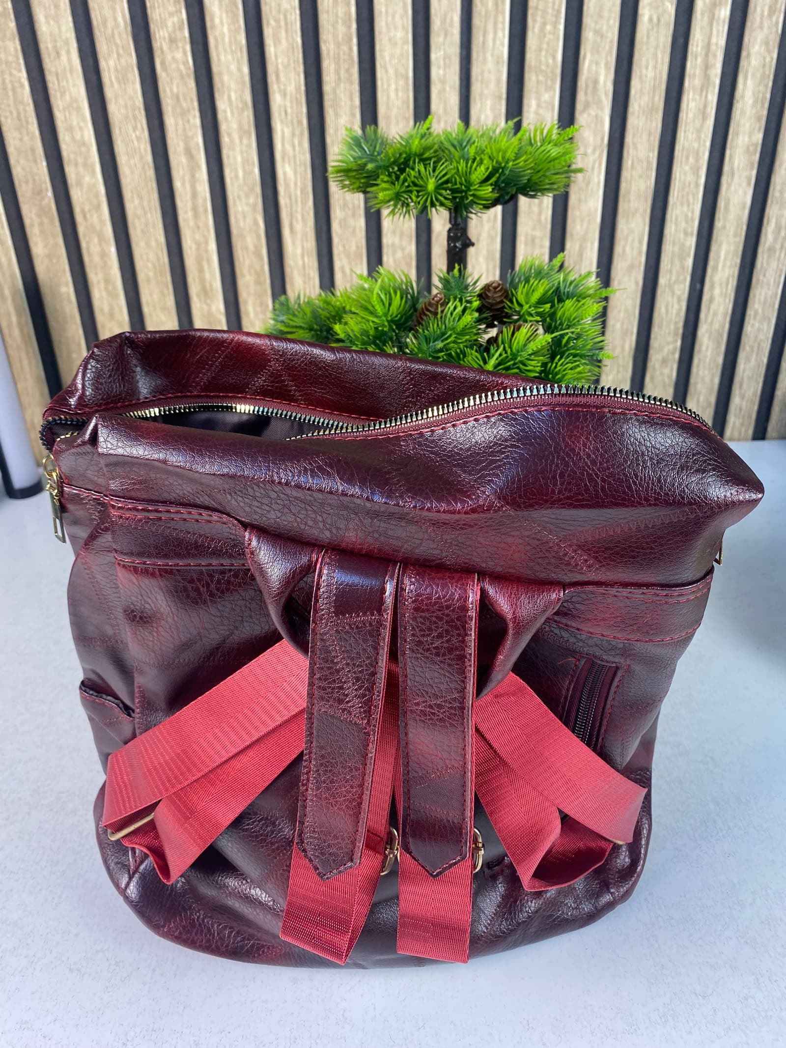 Sac à dos rétro en cuir synthétique pour femme Grenat - حقيبة ظهر نسائية من الجلد - Sac à dos et Mode - صورة حقيقية 6