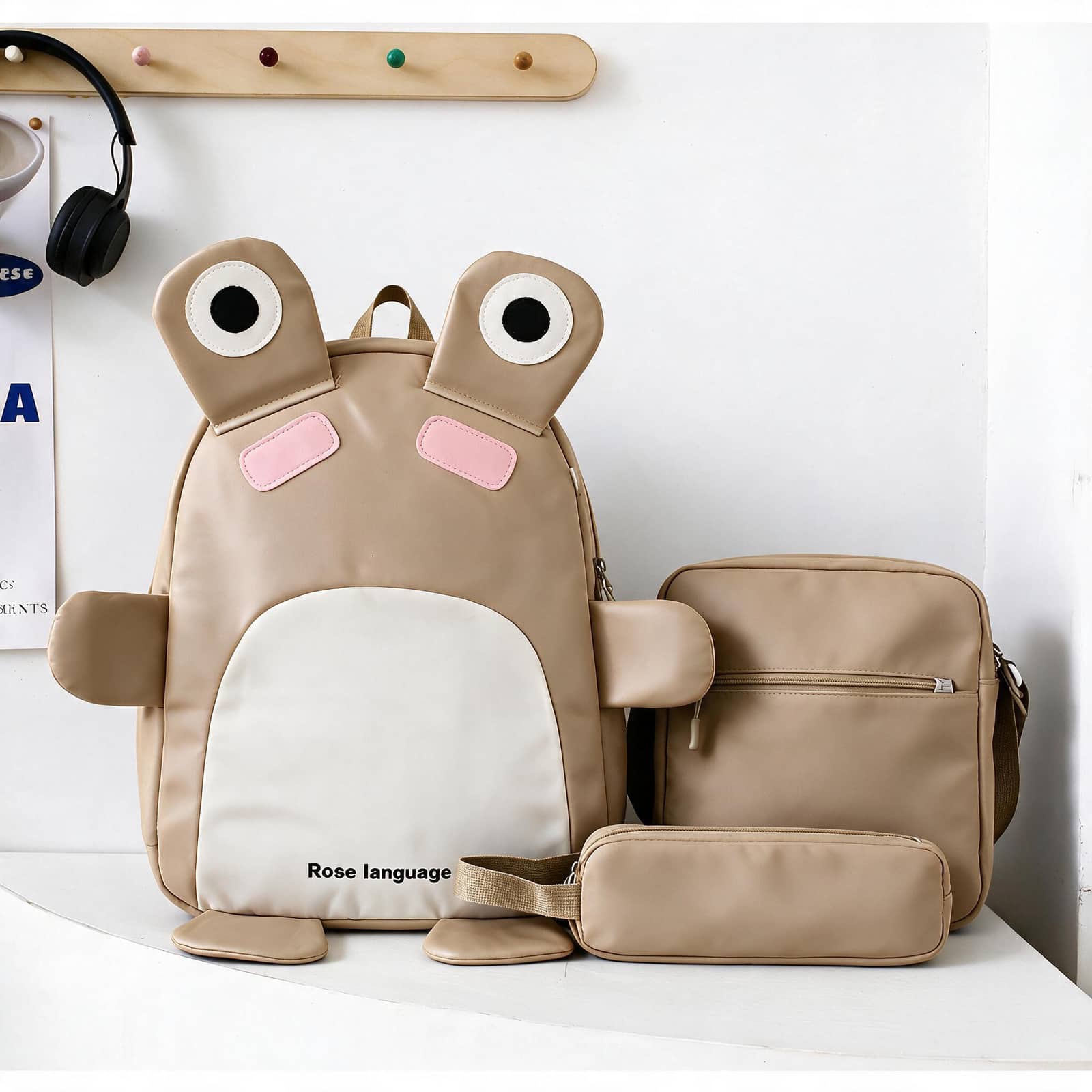 Sac à Dos Scolaires Enfant 3 en 1 Motif Grenouille Rose Language Style Dos Kawaii Marron SACKDS32MR - طقم حقائب مدرسية للأطفال 3 في 1 بتصميم الضفدع اللطيف