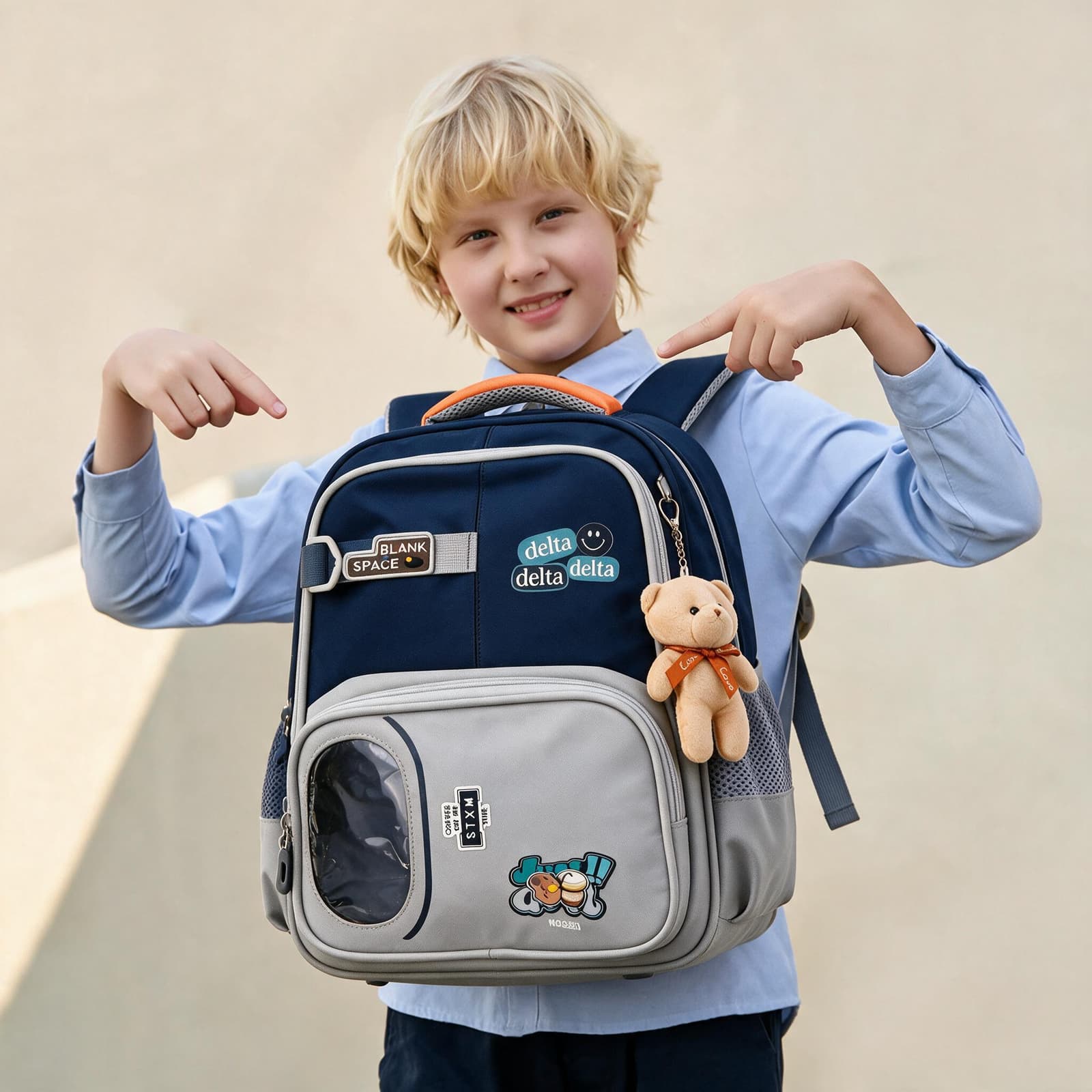 Sac à Dos Scolaire Delta Design Ergonomique avec Trousse et Pendentif Ours Inclus Bleu Nuit SACKDS35BLN - حقيبة ظهر مدرسية عصرية مع مقلمة مدمجة - Sac à dos et Mode - صورة 2