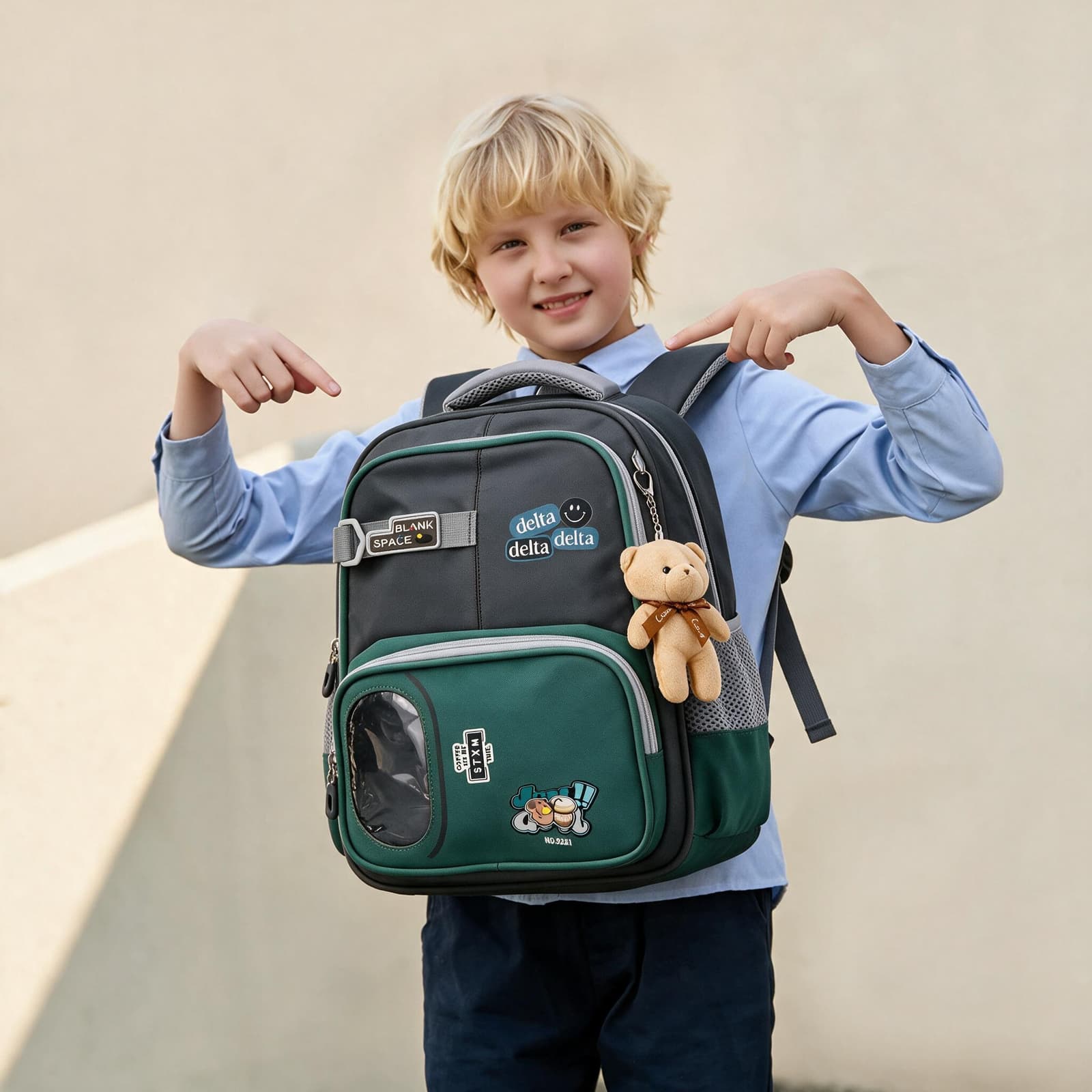 Sac à Dos Scolaire Delta Design Ergonomique avec Trousse et Pendentif Ours Inclus Gris SACKDS35GR - حقيبة ظهر مدرسية عصرية مع مقلمة مدمجة - Sac à dos et Mode - صورة 2