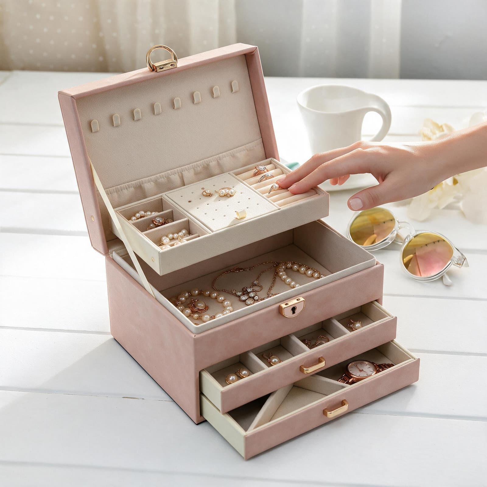 Boîte à Bijoux 3 Niveaux avec Serrure de Sécurité Doublure Velours Pour Bagues, Colliers et Bracelets - صندوق تنظيم وحفظ المجوهرات بثلاث طبقات - Soins et Beauté - صورة 3