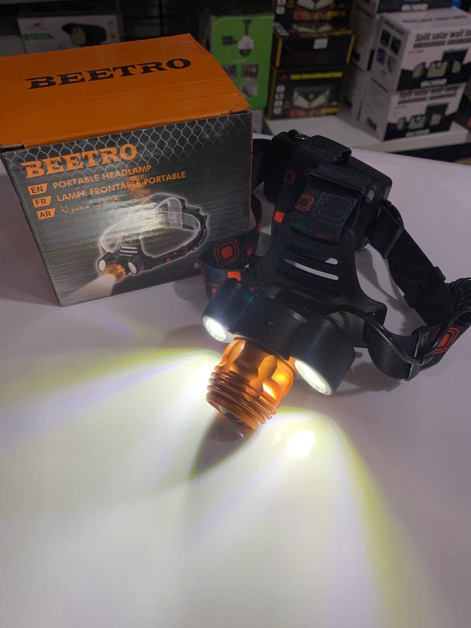 Lampe Frontale Lumineuse Sans Fil Avec 4 Modes D’eclairages Et Avec Zoom BEETRO LA-294 - Camping et Randonnée - صورة حقيقية 7